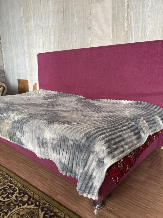 Продам раздвижной диван + покрывало в подарок (торг)