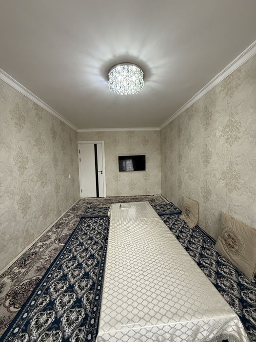 Ассалому Аллайкум Вокзал Беруний кучаси 3 хоналик квартира сотилади