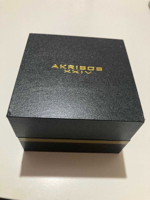 Продавам дамски часовник