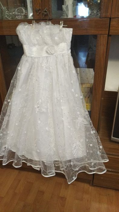 Продам нарядное / свадебное платье