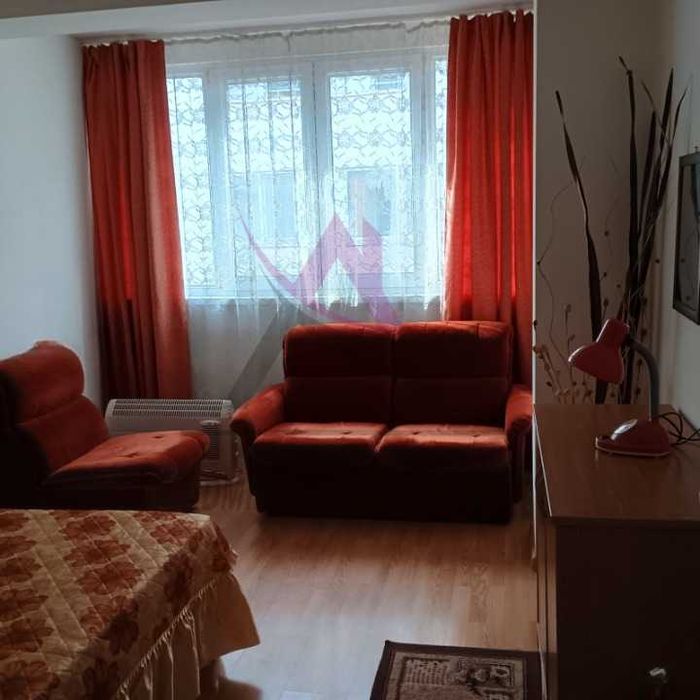 Атрактивна цена -тристаен -Лятно кино