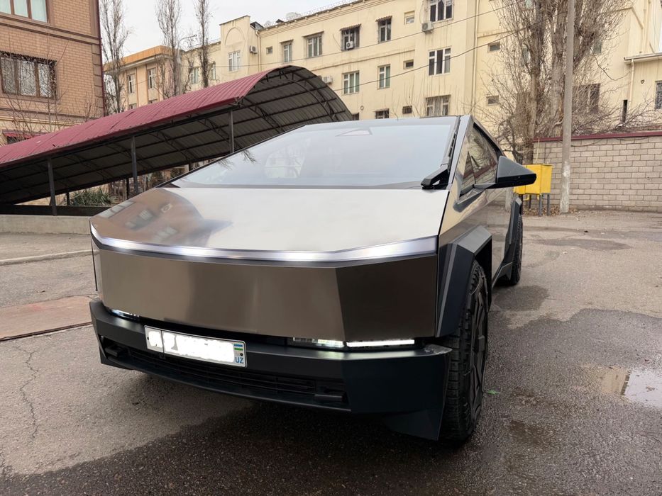 Tesla Cybertruck Cyberbeast Foundation Series