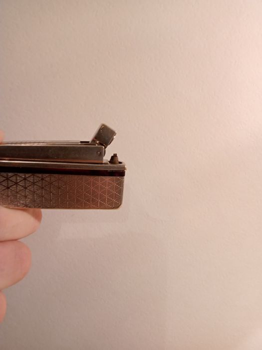 Продам зажигалку