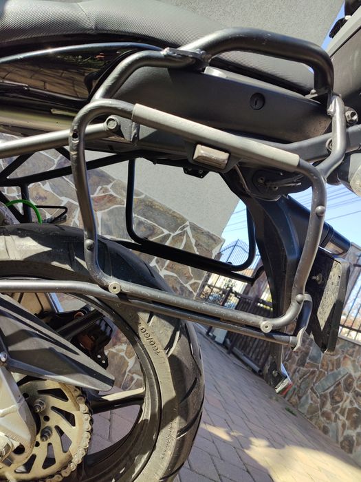 Genți laterale Givi v35+suport lateral Givi monokey