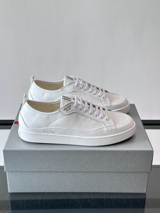 Adidasi Prada , calitate premium , pe comanda , noi , 42