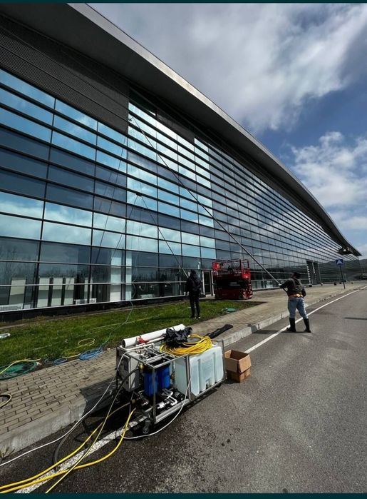 Мойка фасадов и окон