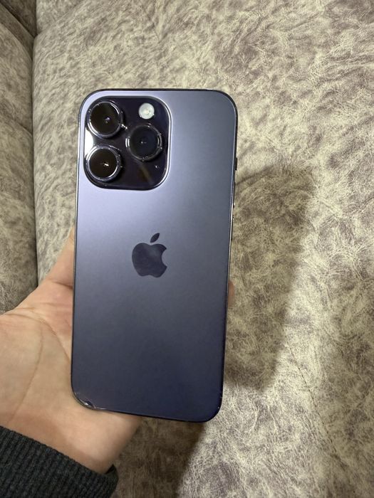 Iphone 14 pro . Dual