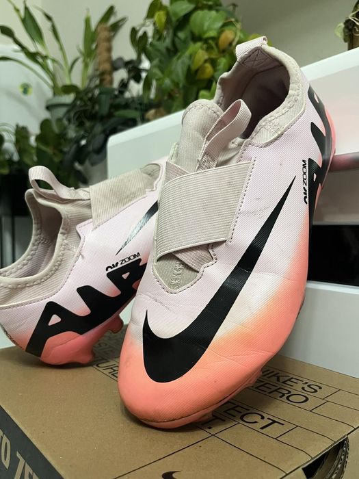 Бутонки Nike 38,5номер