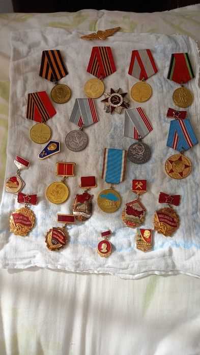 Продаётся.   М е д а л и . И . О р д е н а. С документами