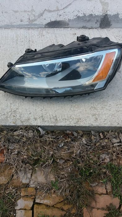 Vand far stanga vw Jetta 2018