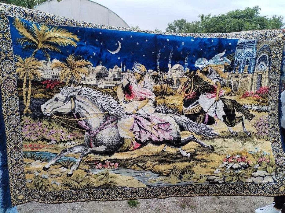 Carpeta rapirea din serai vintage Libia  in stare impecabila  curata
