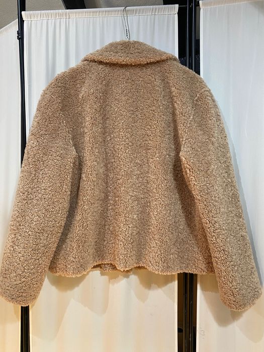 Късо мъхесто палто Zara