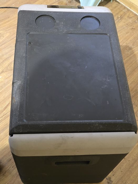 Компресорен хладилник 12/24/220v