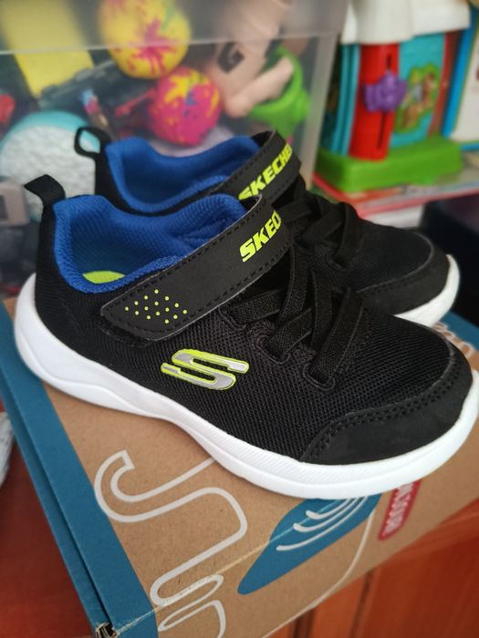 Vând câteva perechi de încălțăminte pentru băieți mărimea 24-25