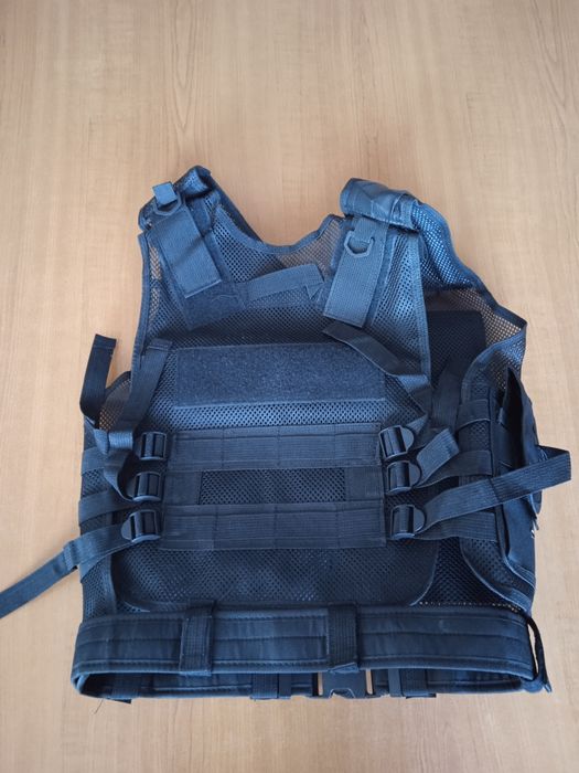 Тактическа жилетка