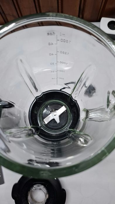 Блендер Russell Hobbs със шейкър 2в1, 1.5 литра, 600 W