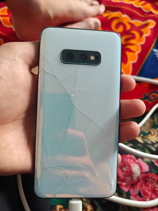Samsung s10e  128гб