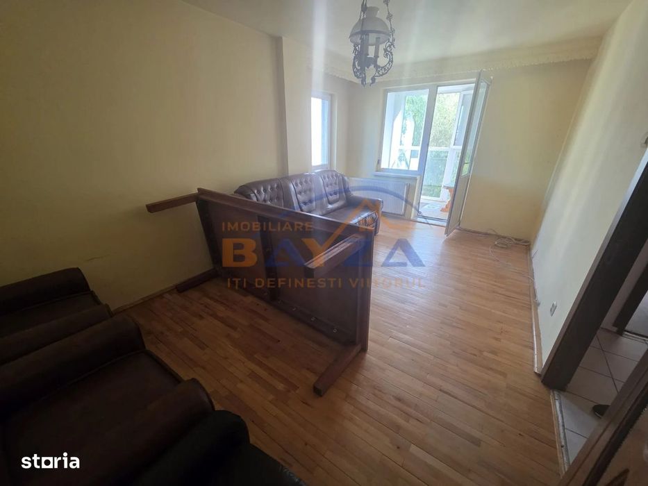 Aleea Mărăști, apartament 3 camere decomandat, etaj 2, garaj exterior — fotografia 2
