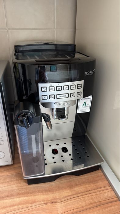 Кофемашина Delonghi Magnifica S