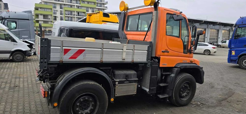 Autospeciala Unimog U400