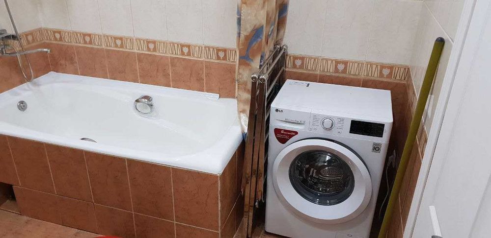 Продаётся своя квартира на Ц-2, 3в2/2/4