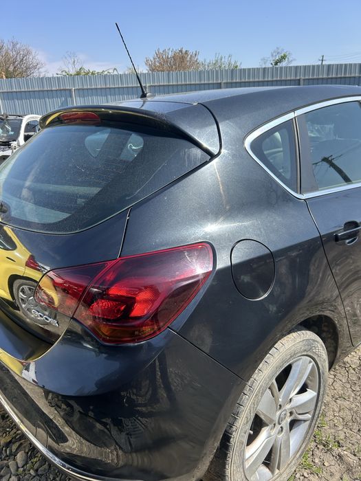 Punte spate Opel Astra J hatcback 2014