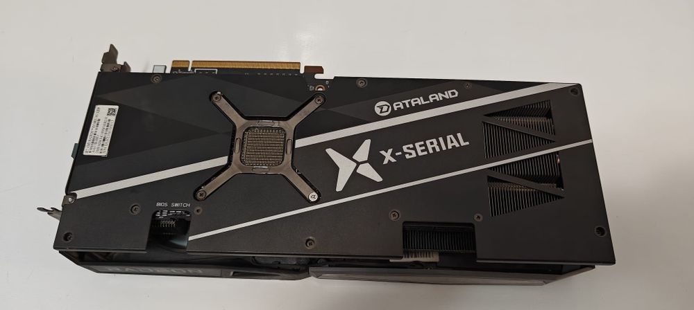 Vând placa video RX6800 16 GB VRam