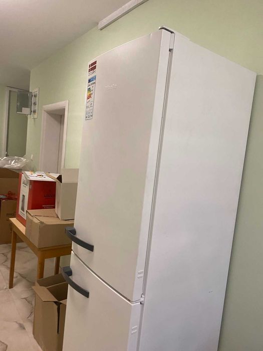 Хладилник с фризер "Miele"