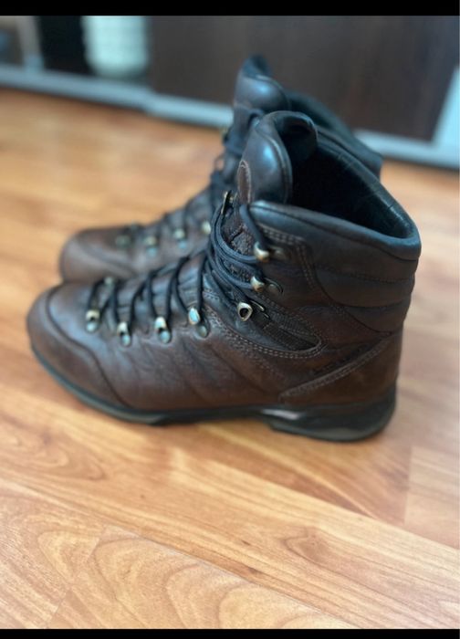 Bocanci drumetieLowa