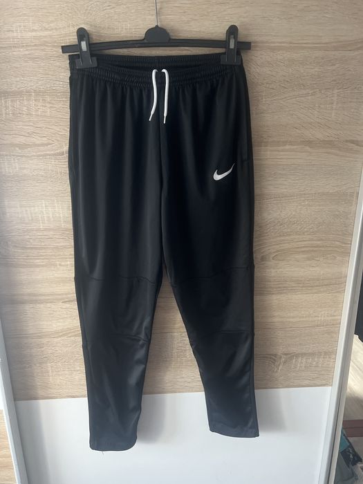Pantaloni trening nike