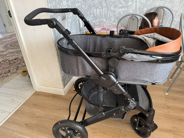 продам детскую коляску