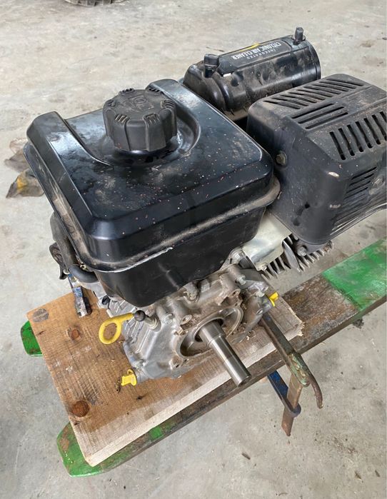Motor pe benzina Vanguard 14CP