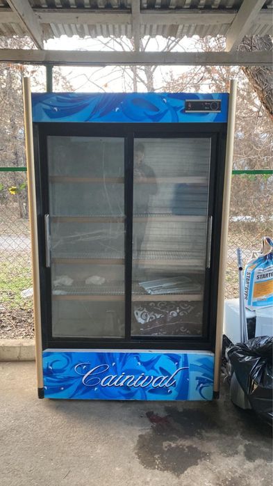 Продам витринный холодильник 3 шт