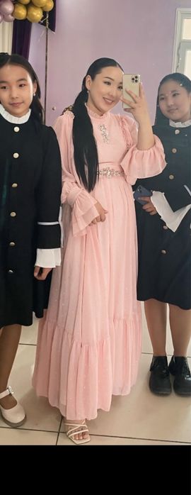 Обе платье  по 20000 тг одевала только 1 раз