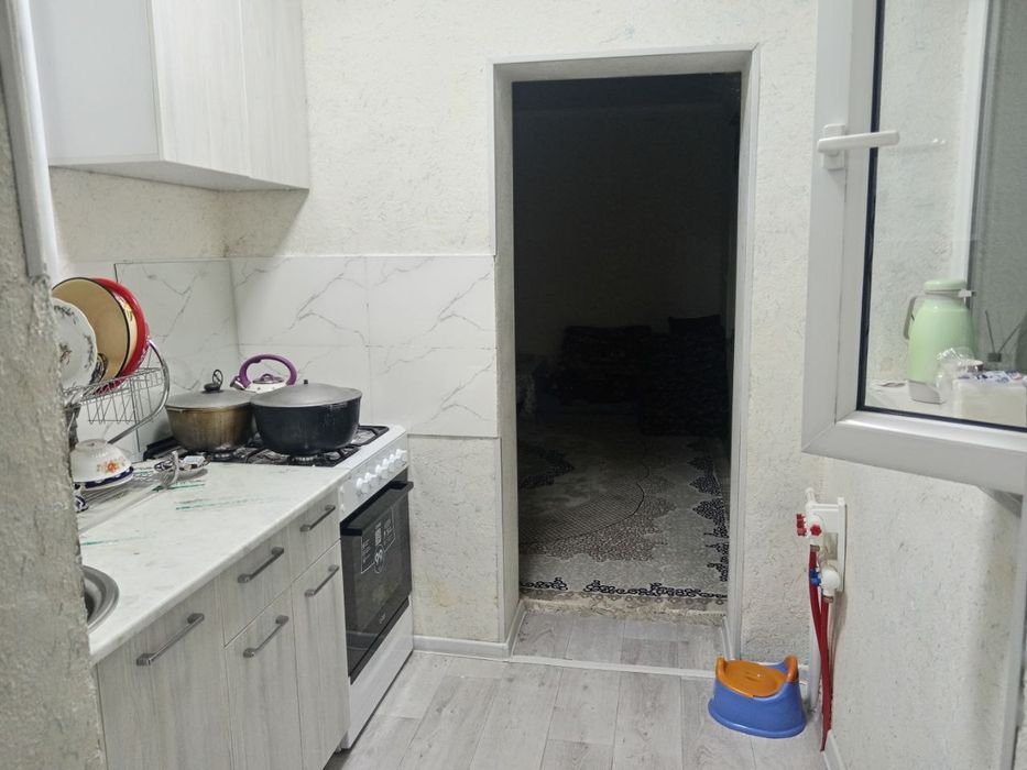 Эшонгузарда ер участкаси сотилади. Срочно