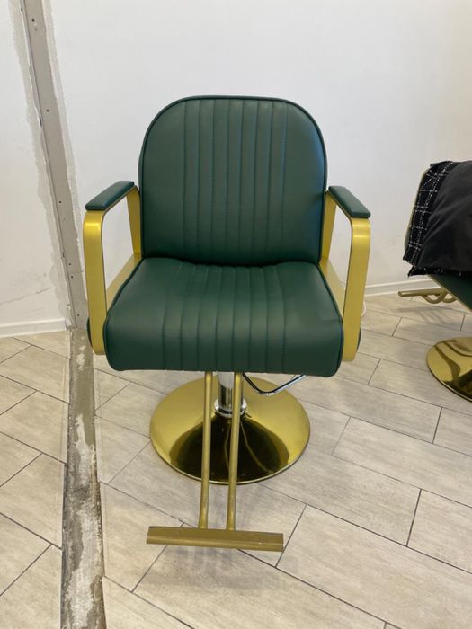Парикмахерское кресло