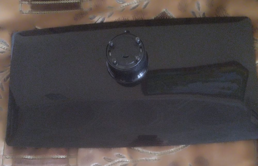 Телевизор LG  107см