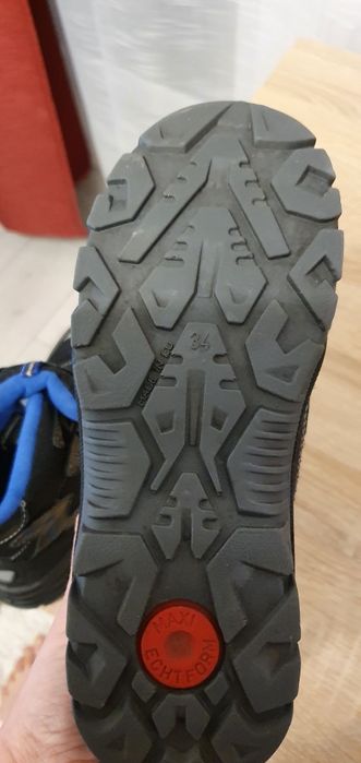 Bocanci baieti marimea 34