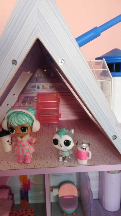 Casa de papusi L.O.L. Surprise Winter Disco Chalet 23x102x75 cm