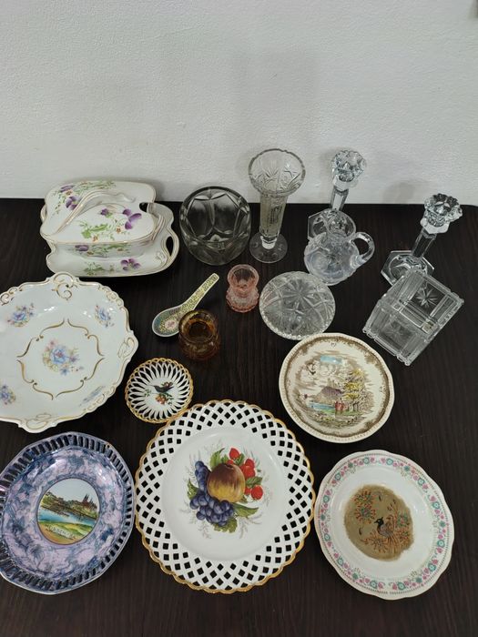 Vând bibelouri și obiecte de decor