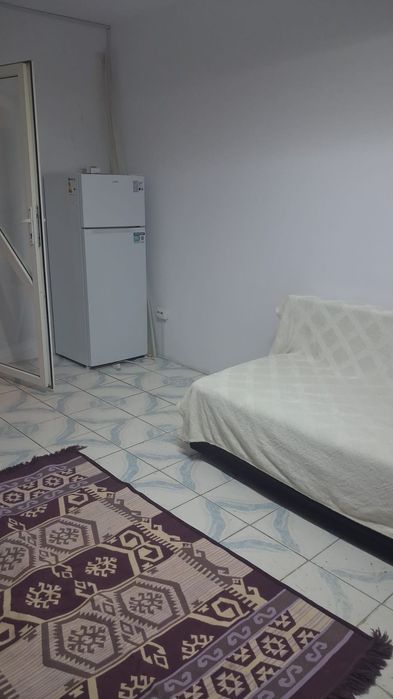Garsoniera de închiriat sector 4