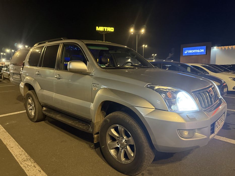 Vand Toyota Land Cruiser 4x4 foarte bine intretinut