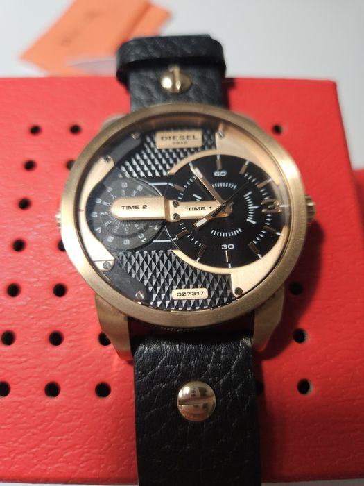 Часовник Diesel Mini Daddy DZ7317