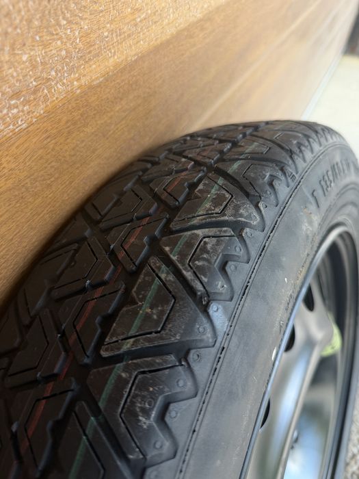ЧИСТО НОВА Патерица Continenal 135/80/17 за BMW