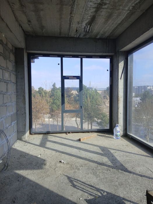 Квартира сотилади узимники 3 хоналик келиштириб бераман