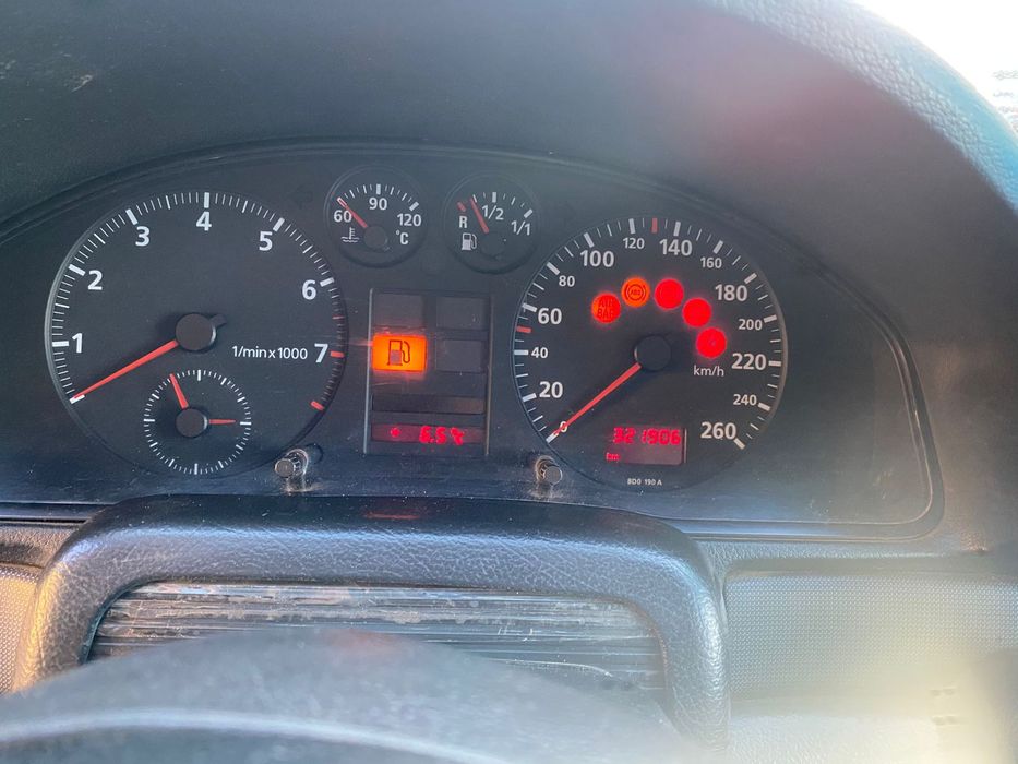 Продам Ауди А4 б5 1.8