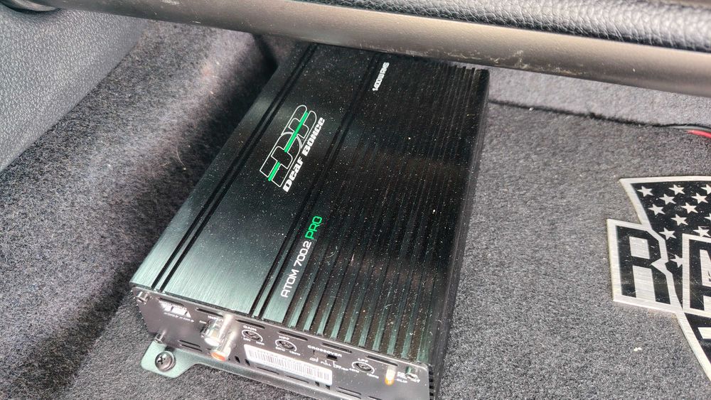 Vand subwoofer auto