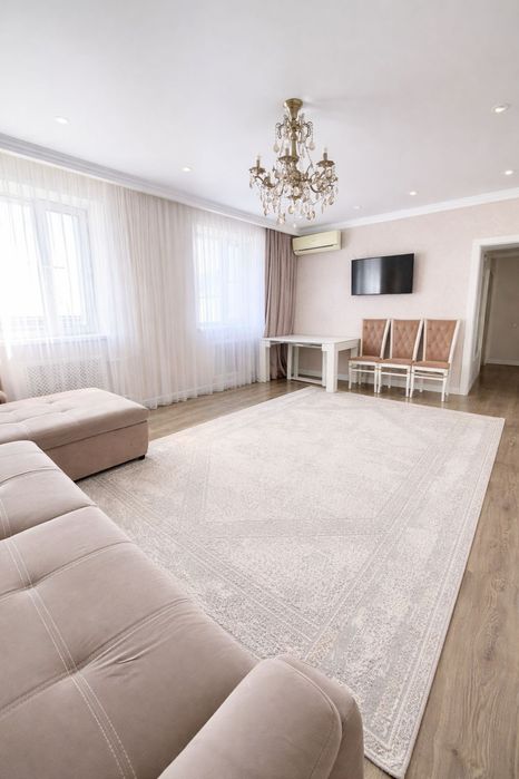 Продам 3 комнатнаю