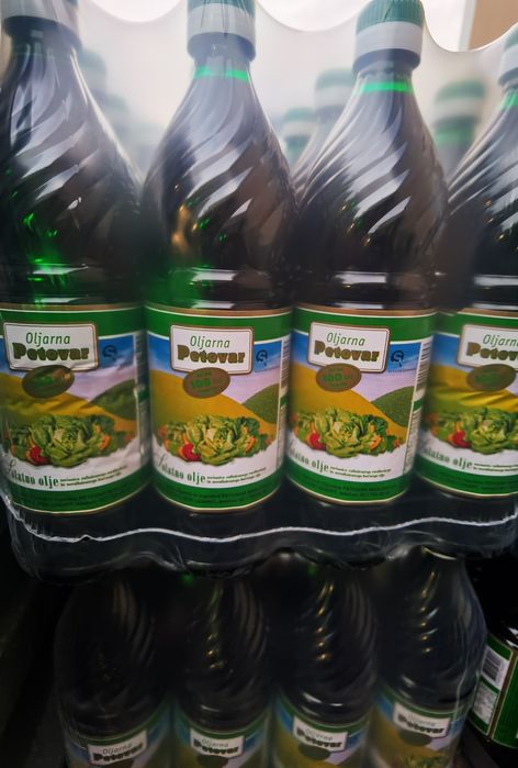 Ulei de dovleac pentru salate , țara de proveniență Slovenia . TVA inc