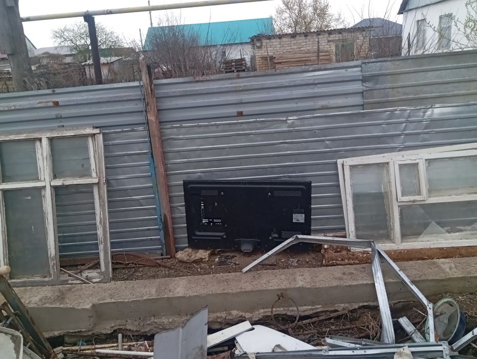 Срочно!! Старые телевизоры продам почти даром